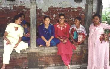 womens_in_swayambhu.jpg