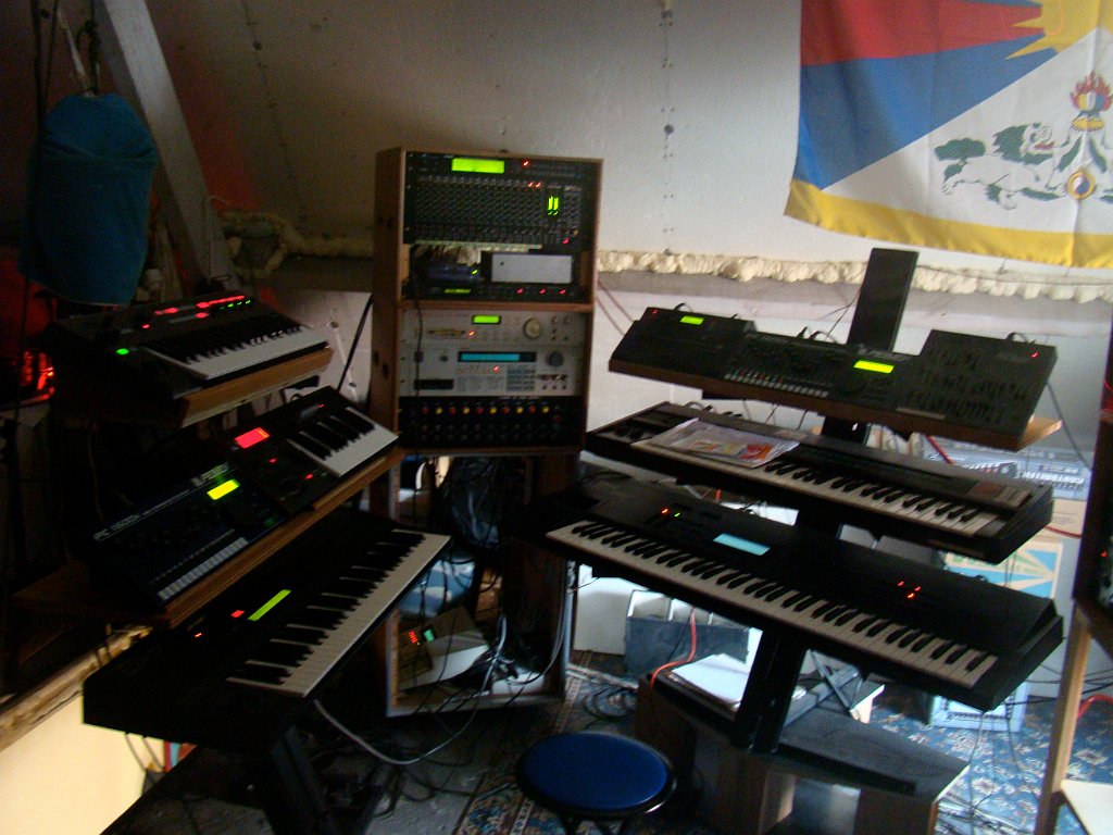 DSC00763.jpg - Les étapes d'évolution du matos pour MOX dans le grenier